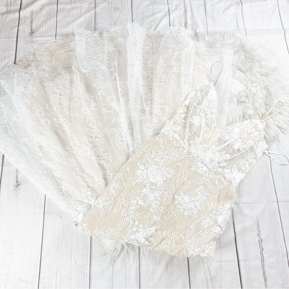 Lulu’s To Be Loved White Embroidered Floral Lace Trumpet Maxi Dress Size 4 - Picture 2 of 6